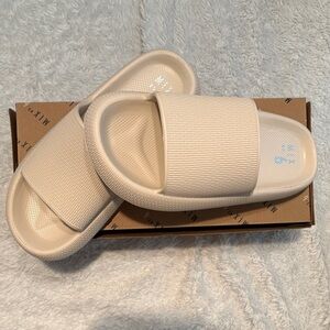 Mix No. 6 Cream Slippers